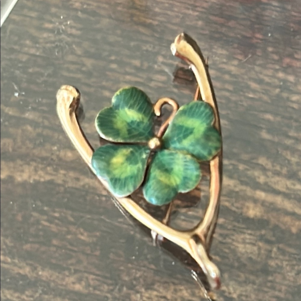 Vintage Elegant Gold and Green Clover Brooch